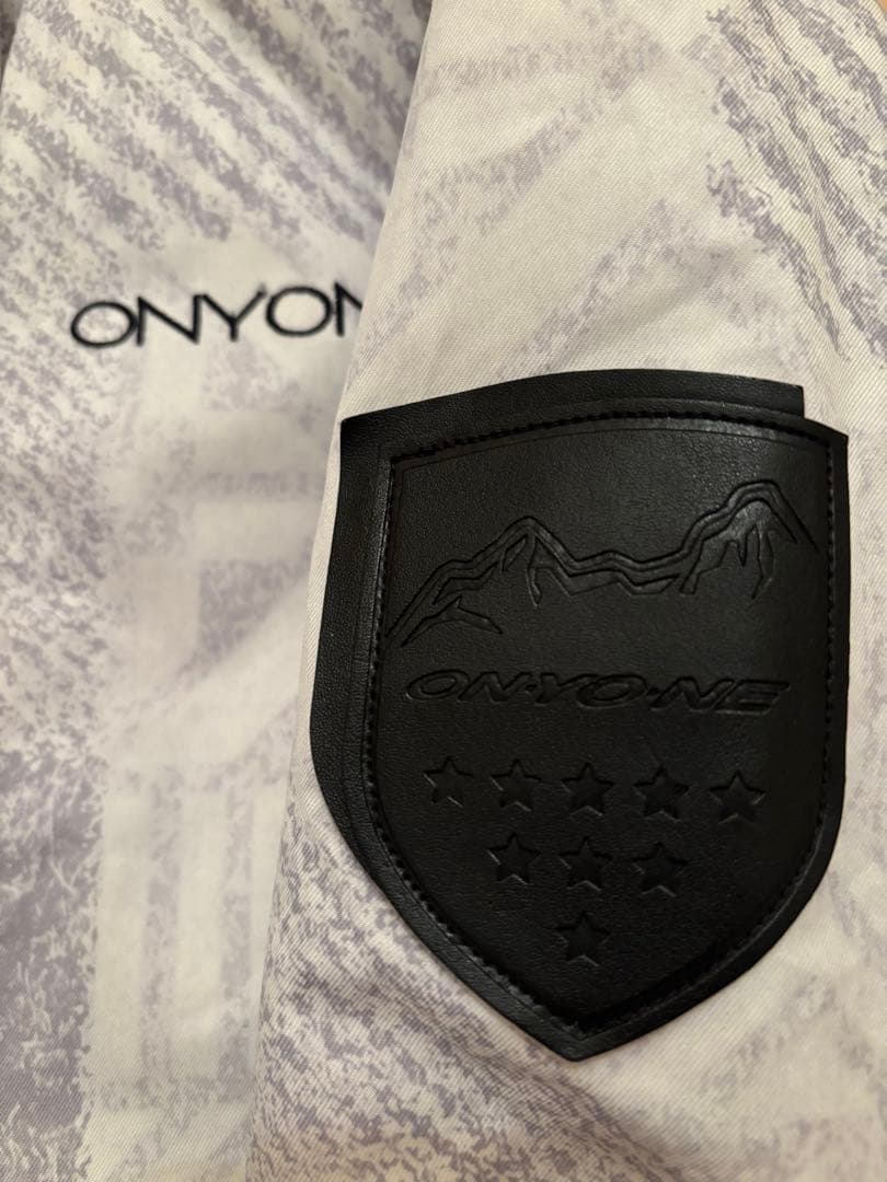 美品！1回着！オンヨネ　スキーウェア　上下セット　スノボウェア　Sサイズ