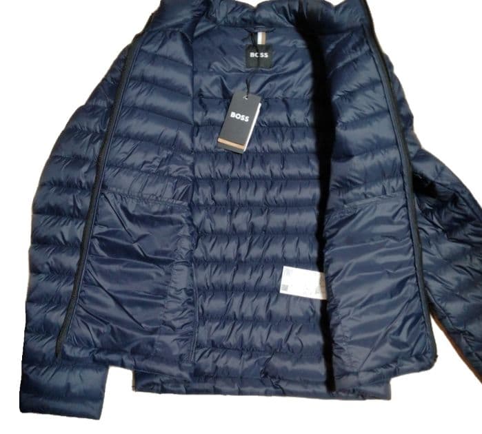 セール✩新品タグ付き　ヒューゴ・ボスジャケット　ネイビーサイズ50