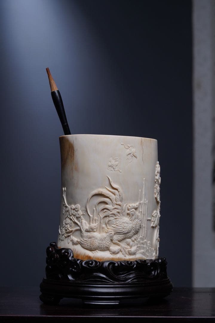 天然マンモス牙美しい手作り彫刻 金鶏報喜·一挙で有名になった 筆筒