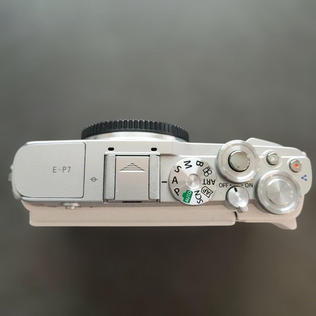 【美品】OLYMPUS PEN E-P7 ホワイト ボディ｜撮影ガイド本付き