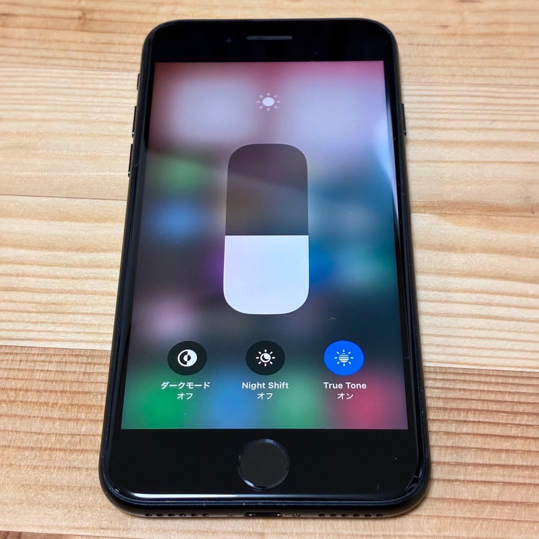 K*o様 バッテリー新品　iPhoneSE第3世代64GB SIMフリー　美品