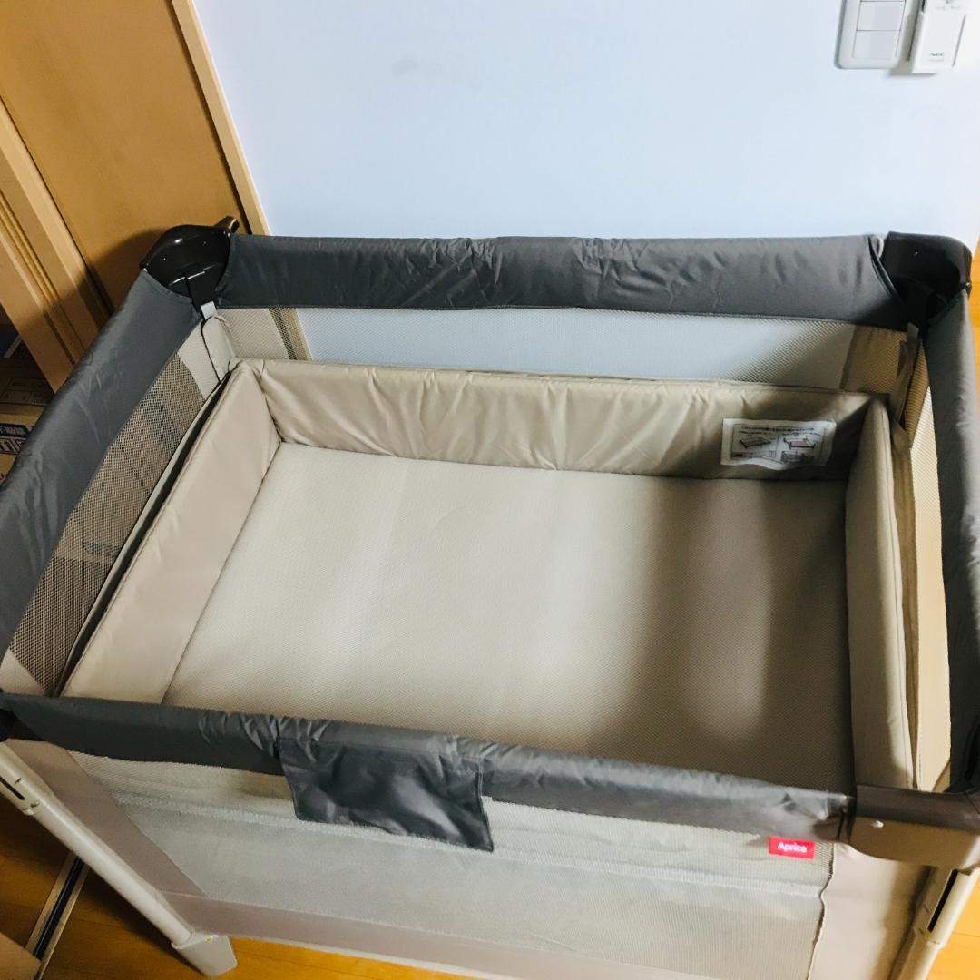 【匿名配送、送料無料】アップリカ ココネルエアー ベビーベッド ココア