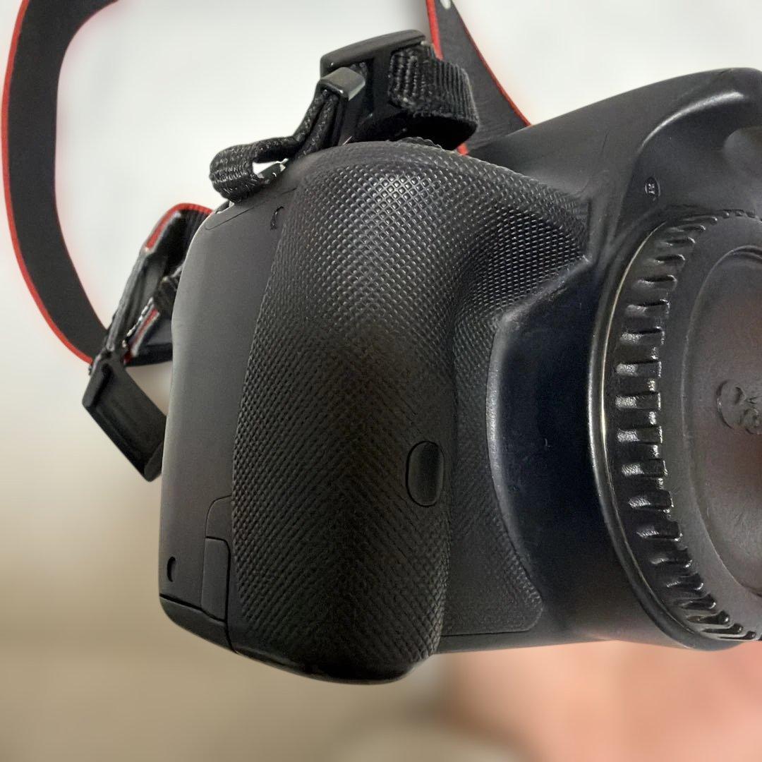 〈美品〉Canon EOS Kiss x7 デジタル一眼レフカメラ