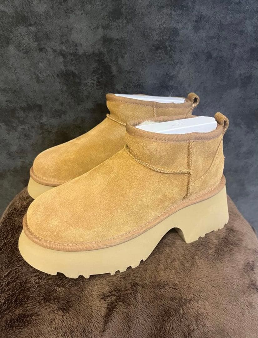 UGG / アグ 厚底 24cm ラスト