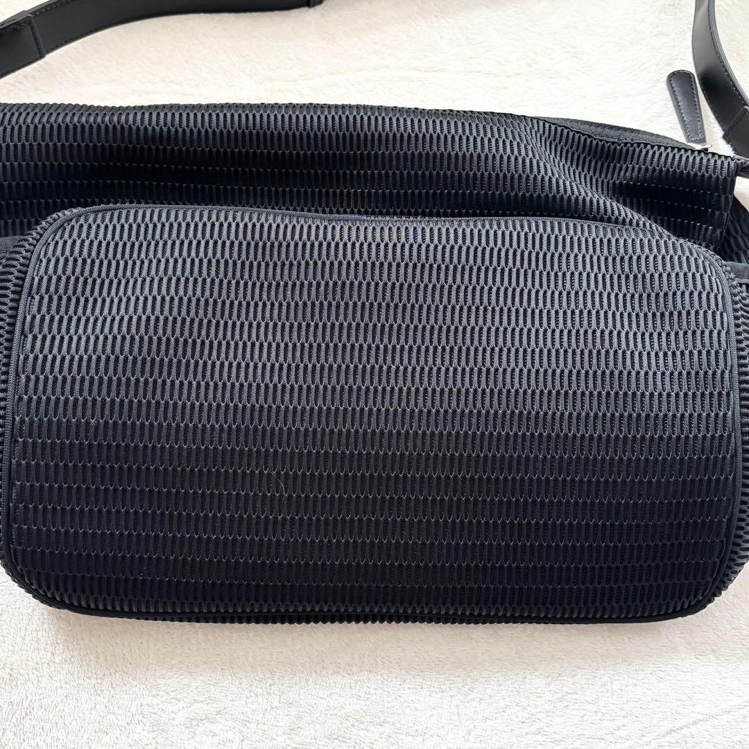 【新品未使用】qbag paris nest trois トロワ　ブラック　新作