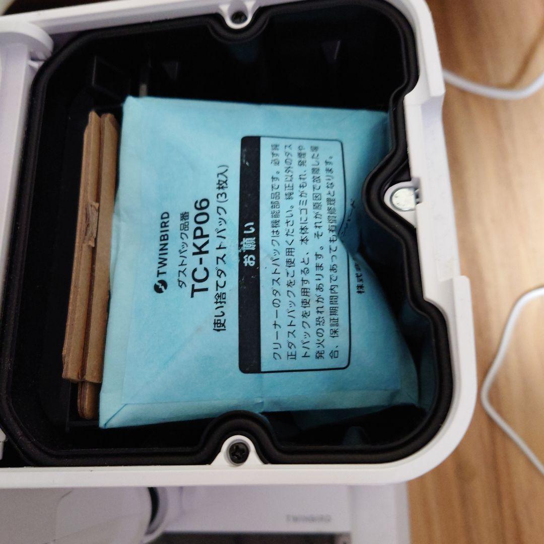 コードレス掃除機 サイクロン式 自動ゴミ収集 置くだけ充電 自走式 軽量