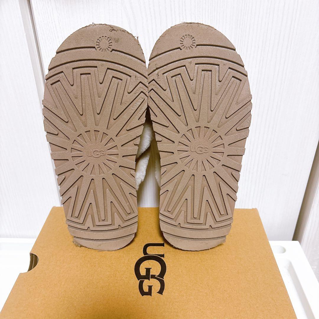 UGG アイボリー ベージュ サンダル 厚底