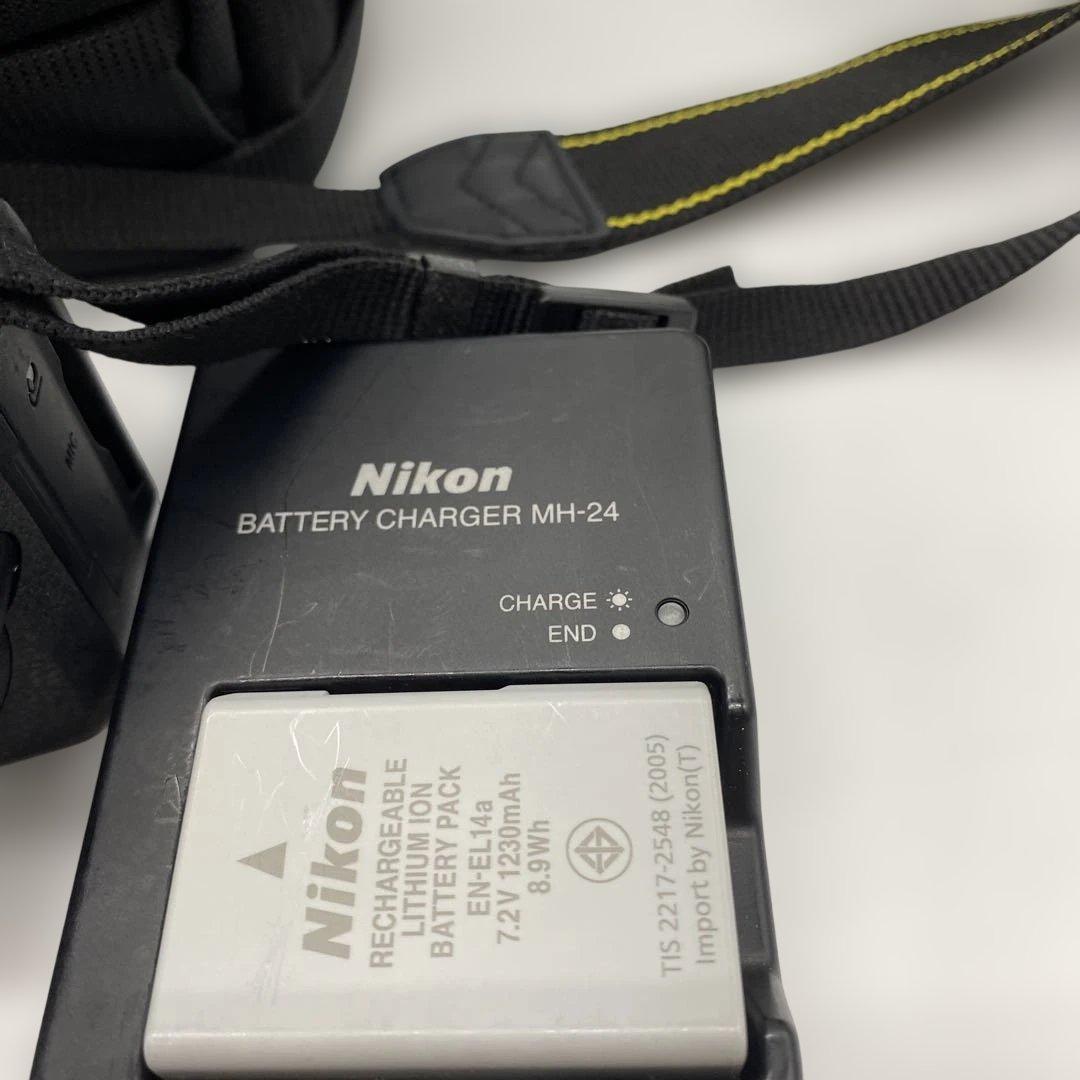 専用Nikon D5600 ダブルズームキッ18-55 VR＋70-300 VR