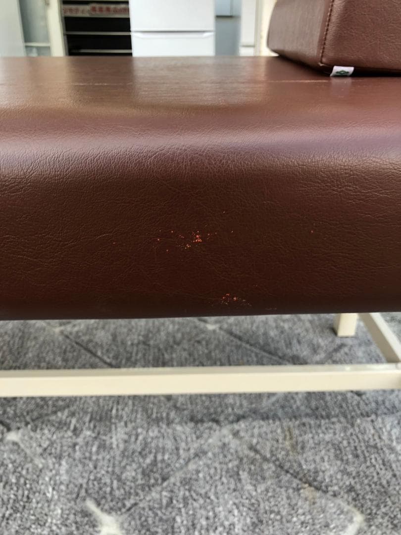 【コンテナ保管】 有孔マッサージベッド 脚置き付 高田ベッド