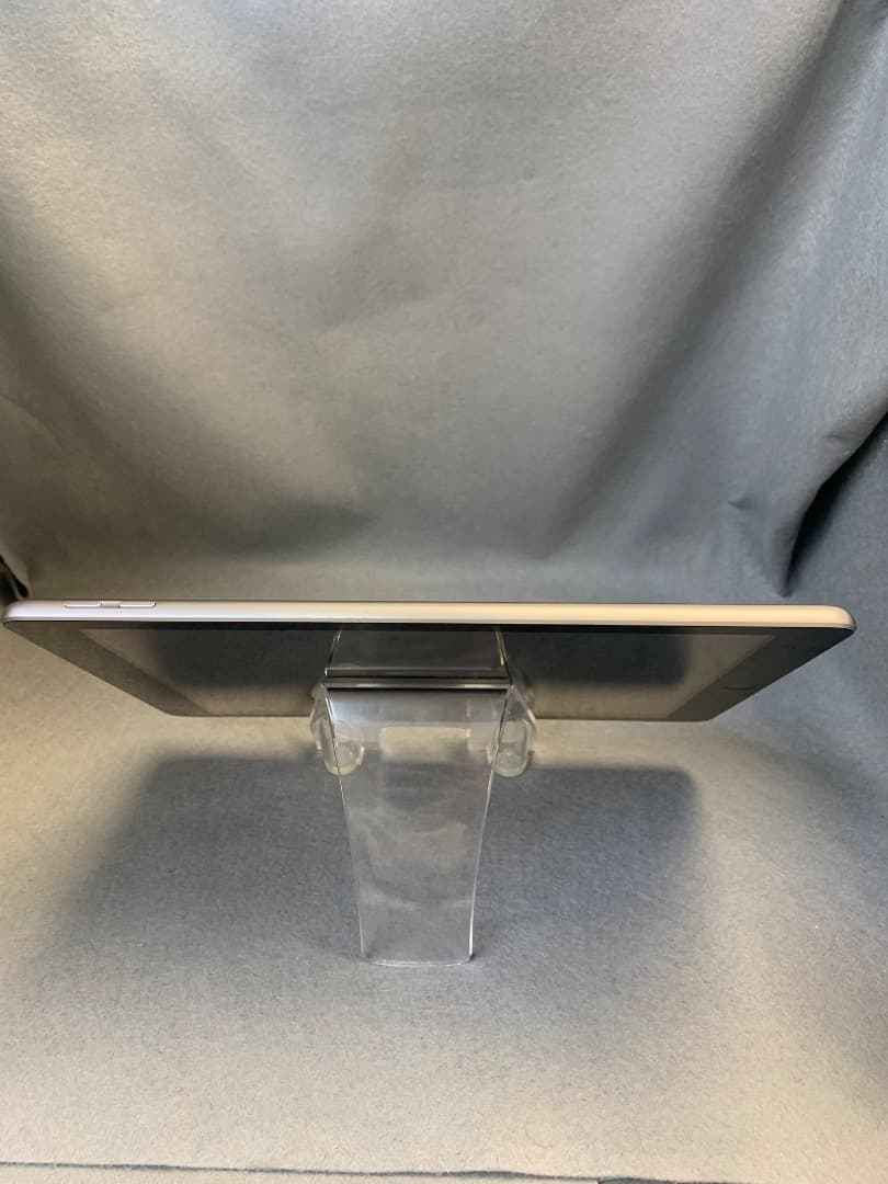 超美品 iPad 第6世代 32GB Wi-Fi版 シルバー色