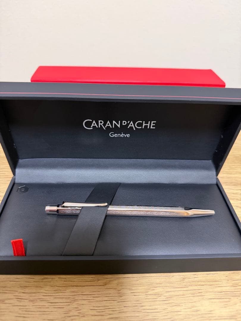 CARAN D'ACHE ボールペン シルバー