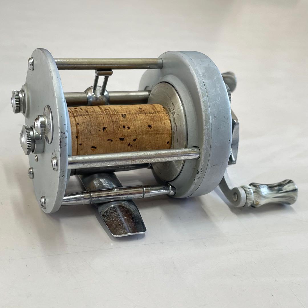 PFLUEGER SUPREME 1573 フリースプール