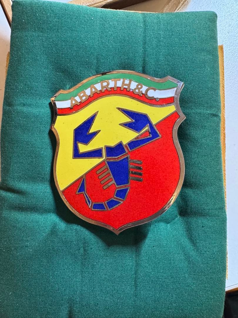 アバルトエンブレム（七宝焼き）