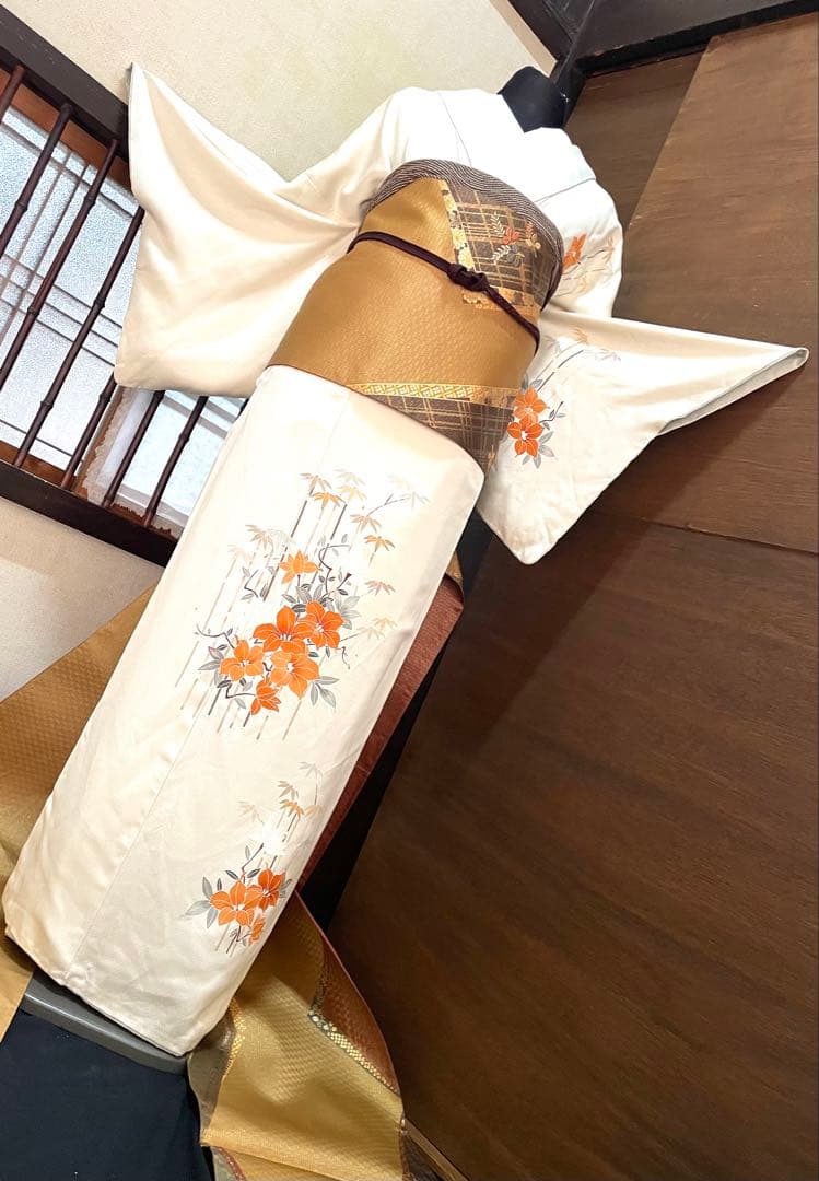 訪問着 フルセット5点サイズM〜Ｌ手描き友禅正絹　太鼓柄袋帯刺繍　草花文金糸金彩