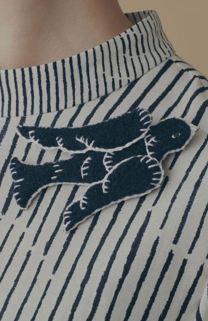 ミナペルホネン　wind bird ブローチ