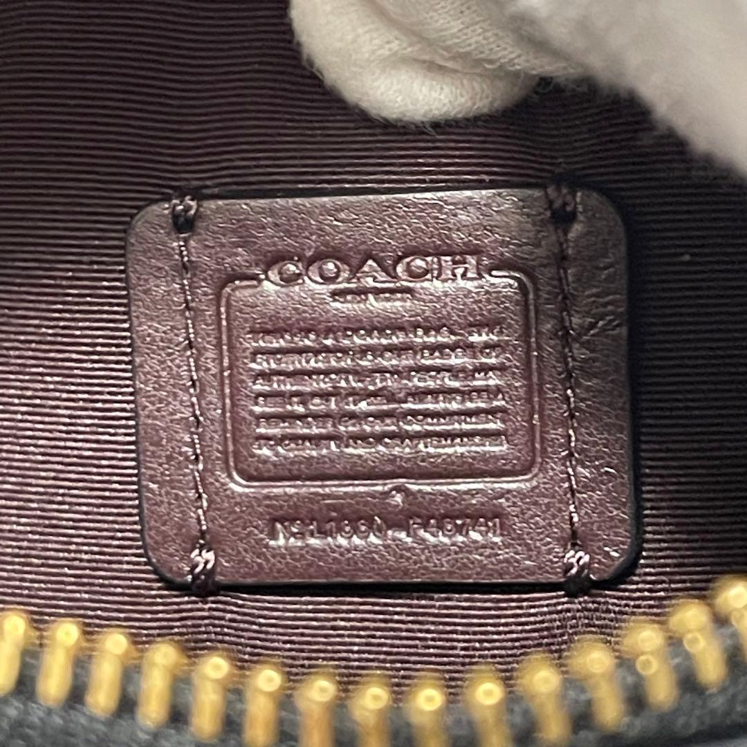 美品 COACH コーチ F48741 エンボスシグネイチャー ボディバッグ