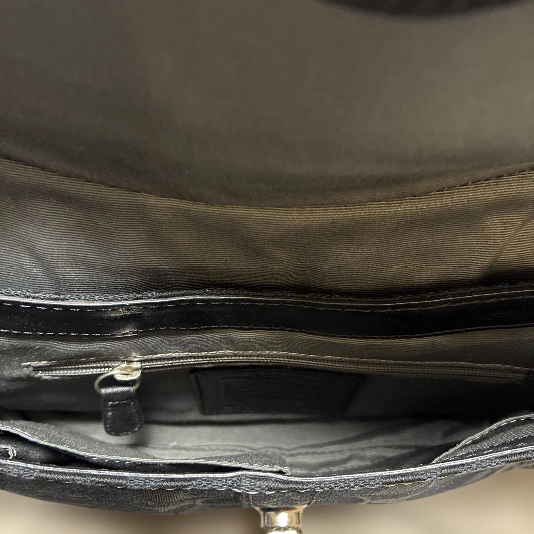 黒いキャンバスショルダーバッグ