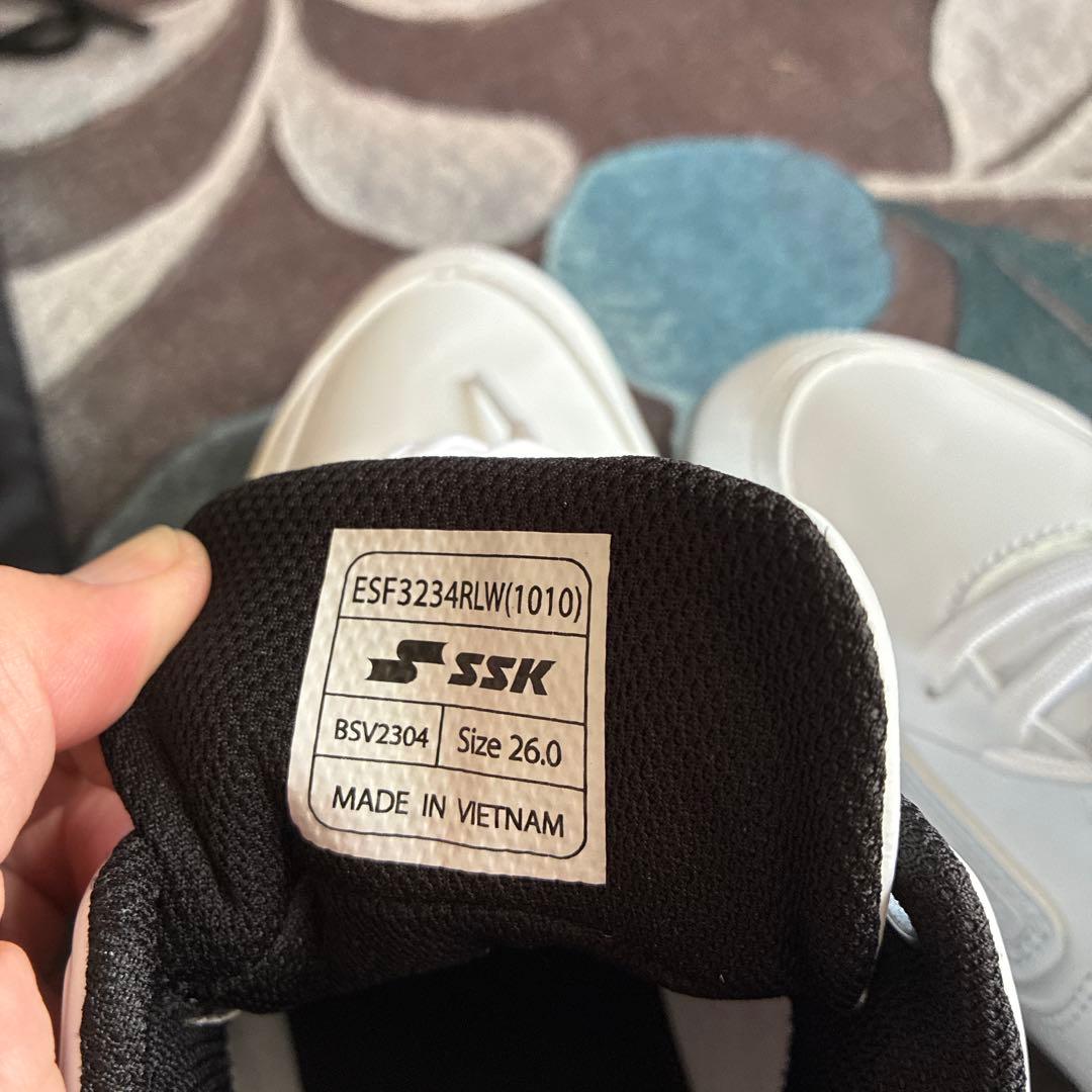 ホワイト スパイクシューズ 金属スパイク26cm