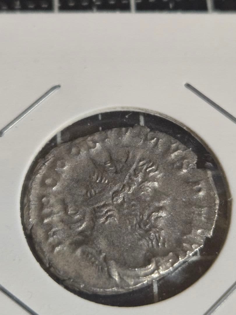 古代ローマ ポストゥムス帝時代 アントニニアヌス貨？詳細不明 3.4g 銀貨