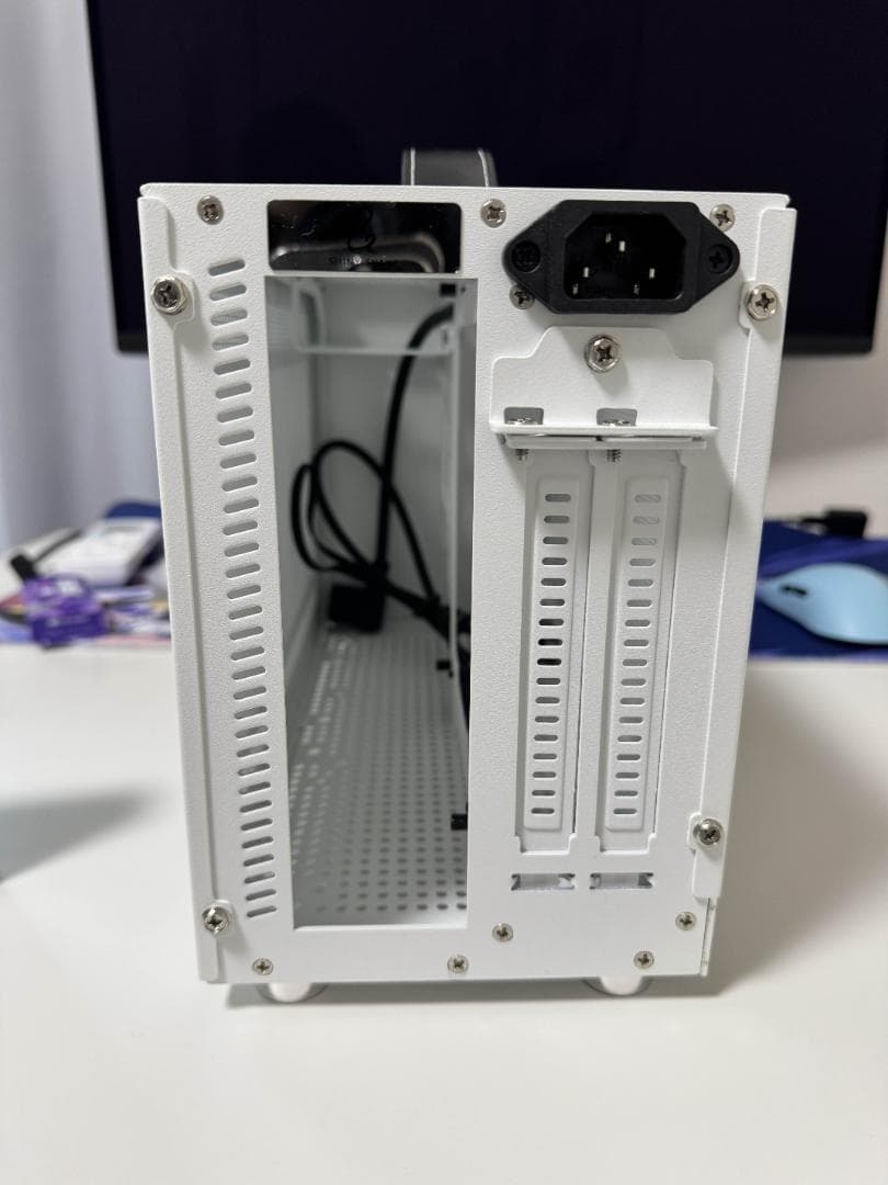 Shiny Snake S300 Mini-ITX PCケース