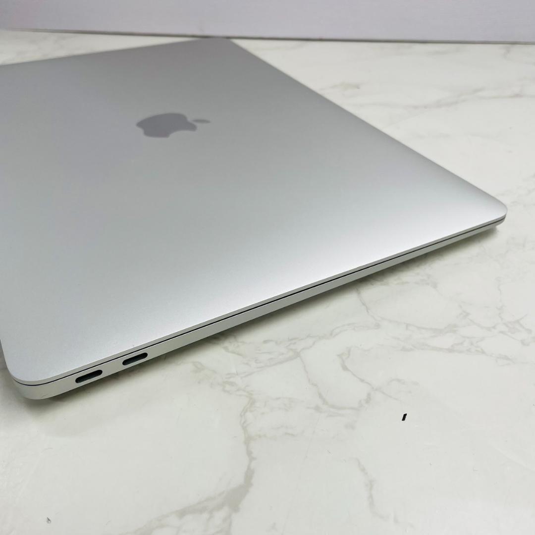MacBook Air 13インチ 2020 M1 8GB SSD 256GB