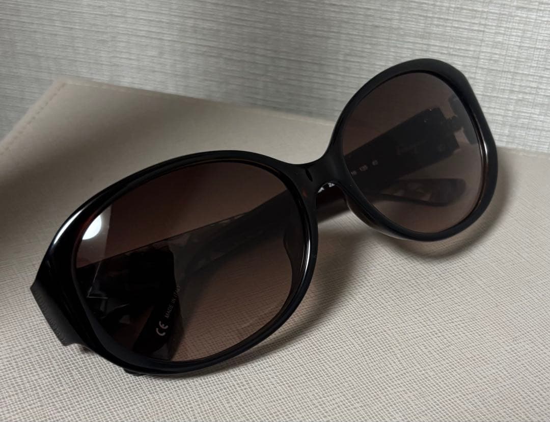 美品　Salvatore Ferragamo フェラガモ サングラス