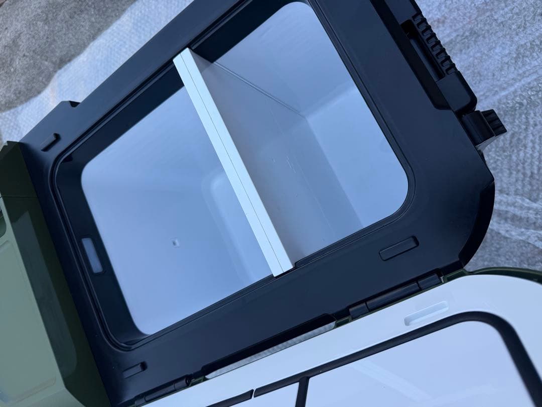 【美品】 HiKOKI 保冷庫 冷蔵庫 UL18DB コードレス 保冷庫 緑