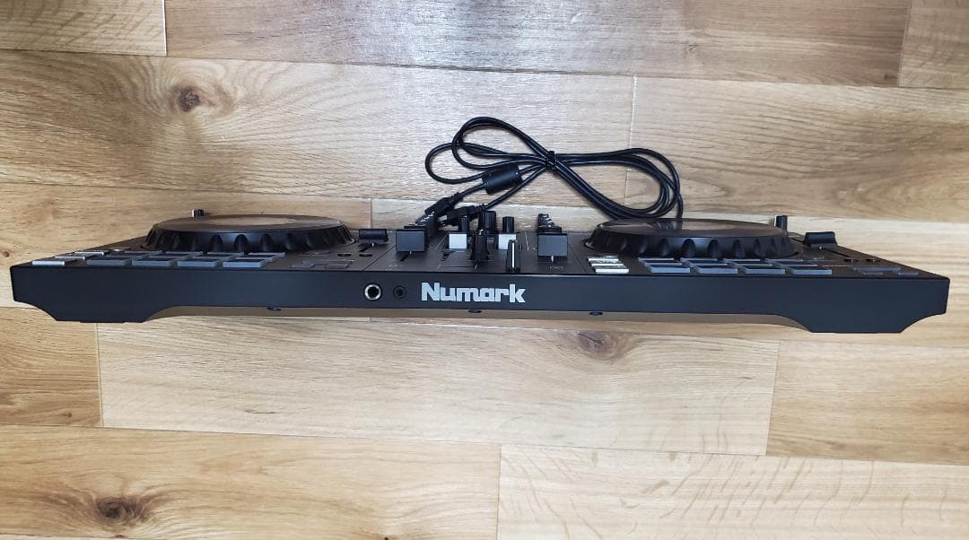 Numark Mixtrack Platinum FX DJコントローラー
