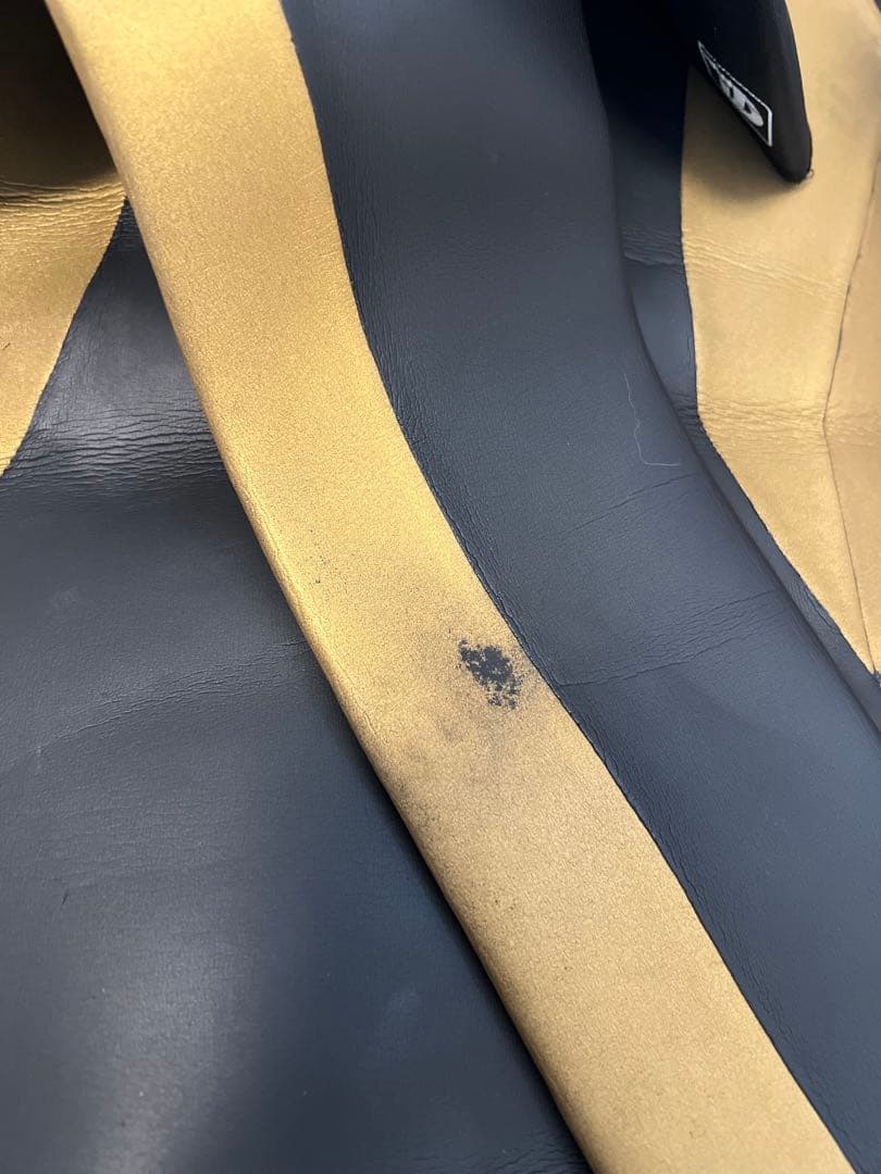 TRUDIVE フルスーツ ブラック/ゴールド