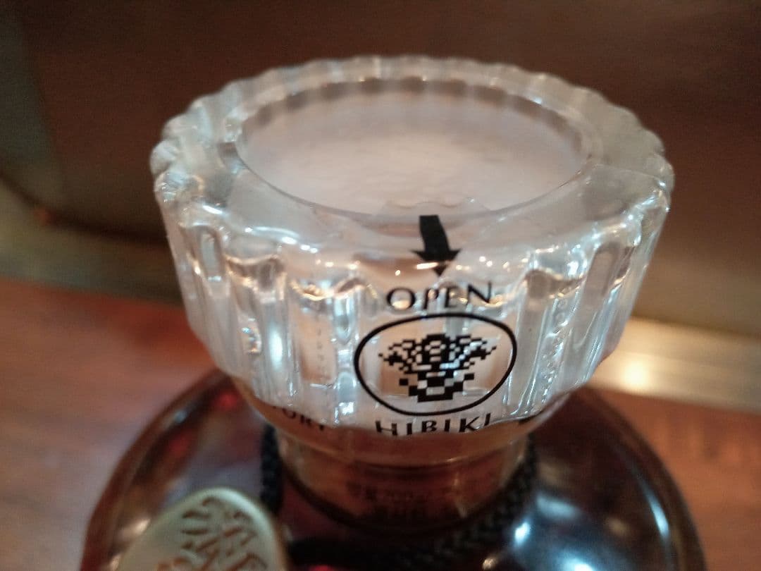 SUNTORY響　OLD瓶　ゴールドラベル　クリスタルトップ