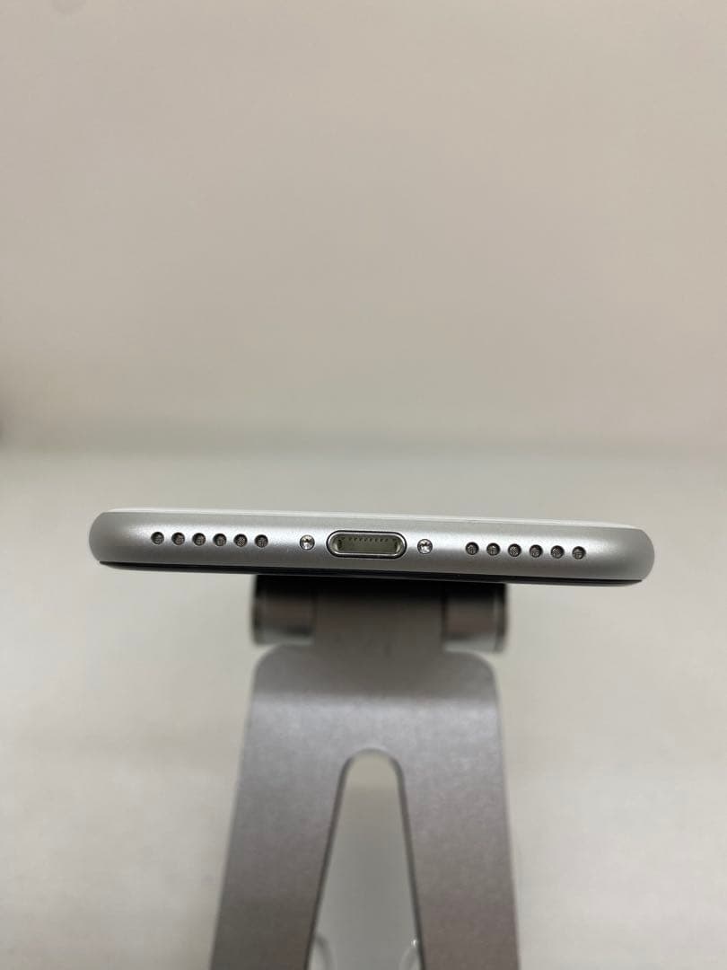 Iphone SE 第2世代 128GB Sim フリー　18125