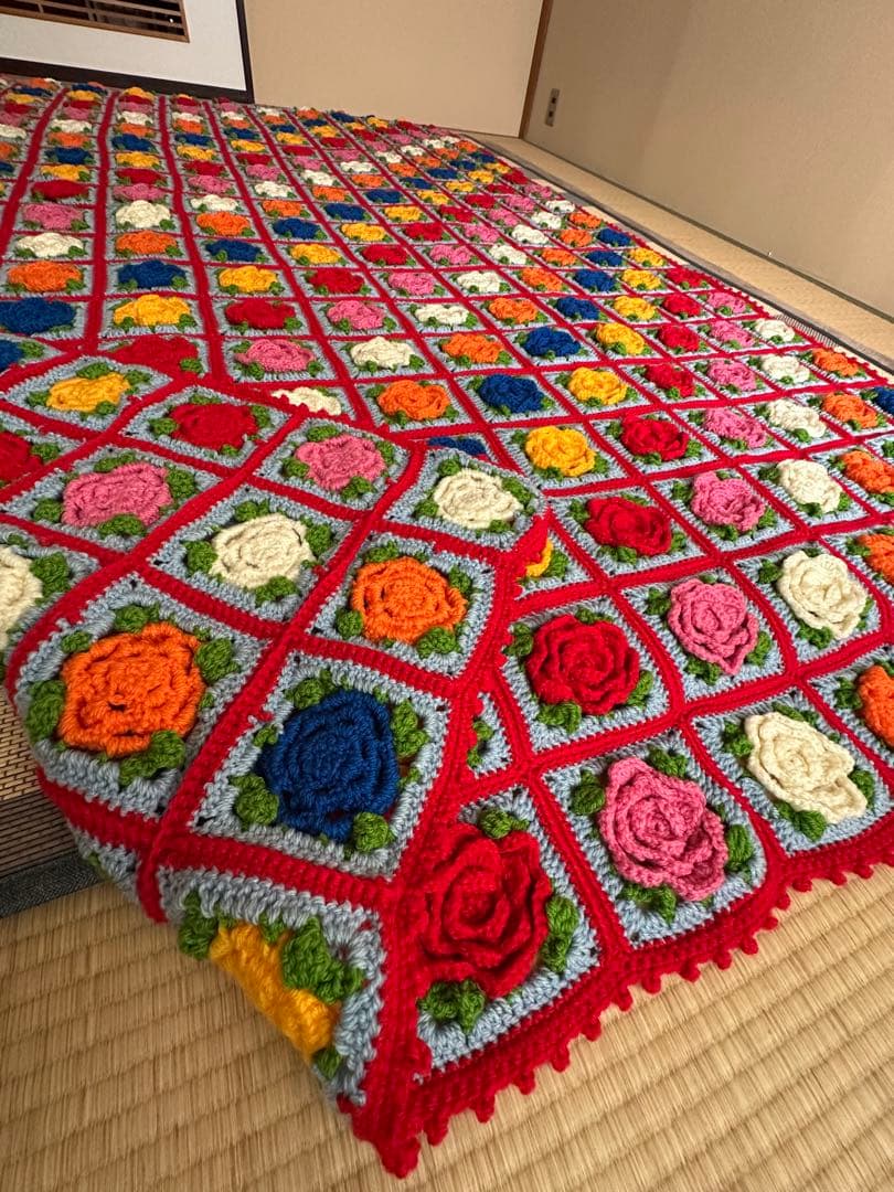 立体感多彩なバラ花柄　グラニースクエア✳︎ブランケット✳︎マルチカバー✳︎大判