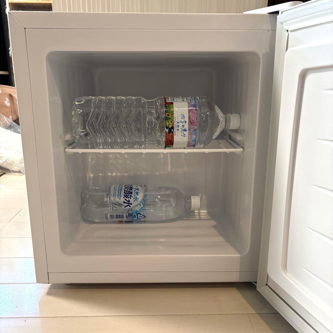 【新品・未使用‼️サンルックシリーズ‼️32Ｌ1ドア冷凍庫‼️匿名配送‼️】