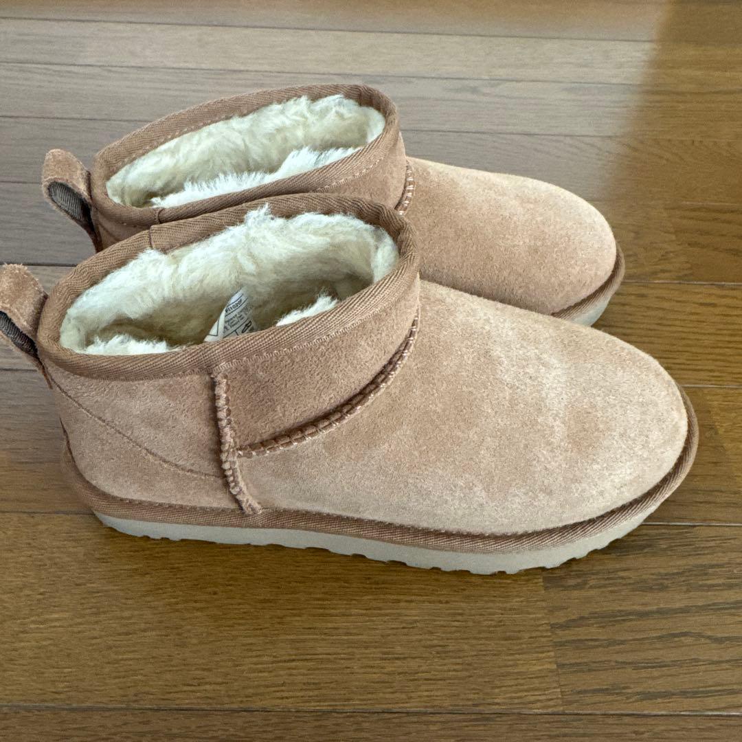 UGG CLASSIC ULTRA MINI 23㎝