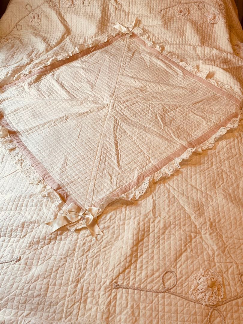 ❤️お値下げ★さえら★アンリコ★お花モチーフとリボン飾り付★キルティングマット特大