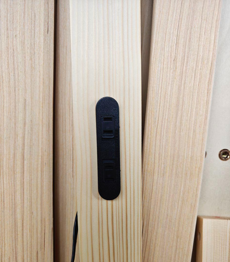 【美品】タンスのゲン シングル　ベッドフレーム　宮付き　2口コンセント　天然木