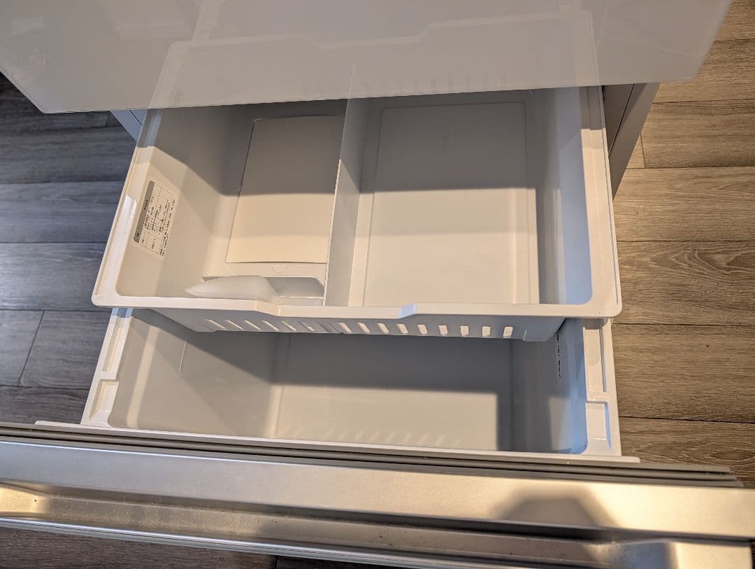 【2024年製・極美品】ヤマダ 319L 冷蔵庫 ホワイト YRZ-F32MW