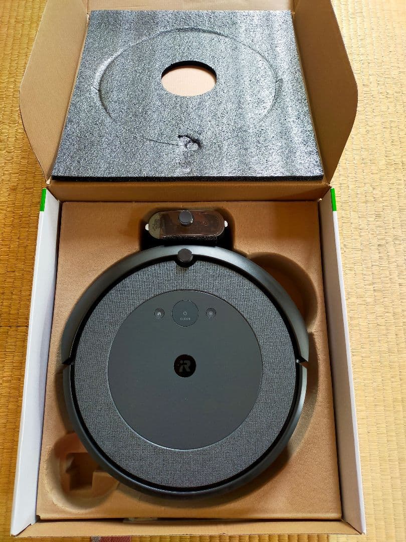 iRobot Roomba i3 ロボット掃除機本体