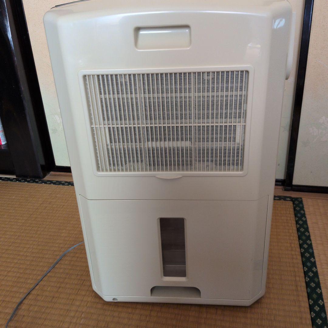 コロナ除湿機ホワイト タンク式 デジタル表示