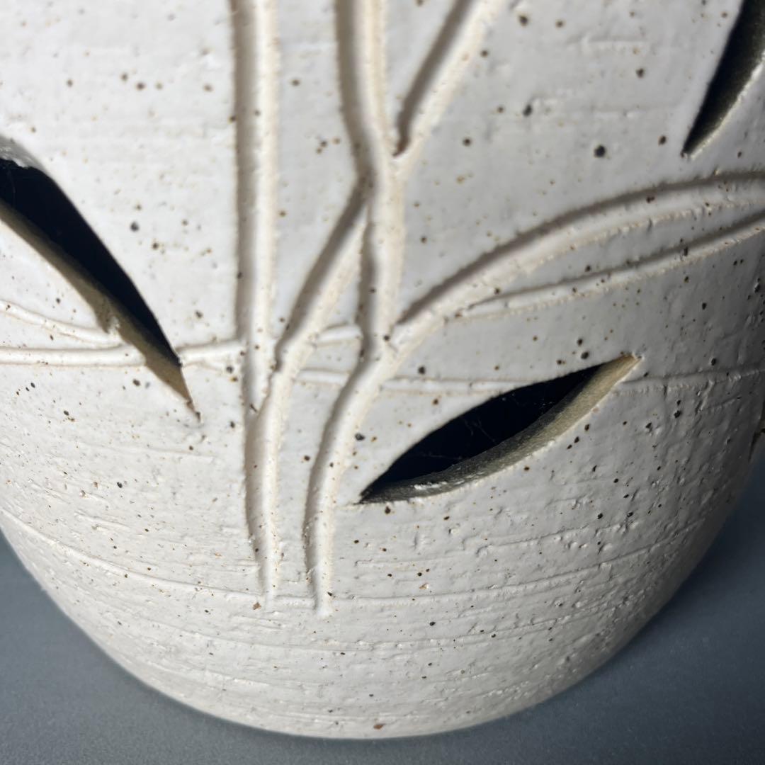 信楽焼傘立て  口広草花彫 高さ42cm