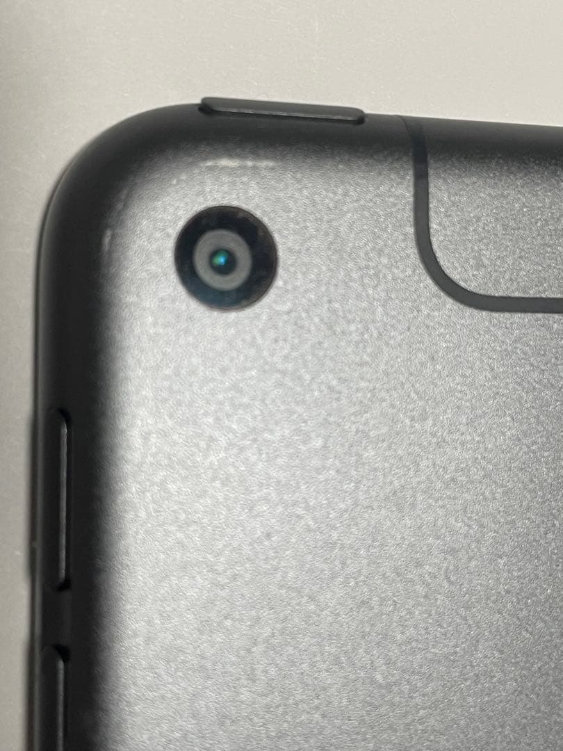 アップル　iPad mini 5 Cellular 64GB 本体のみ