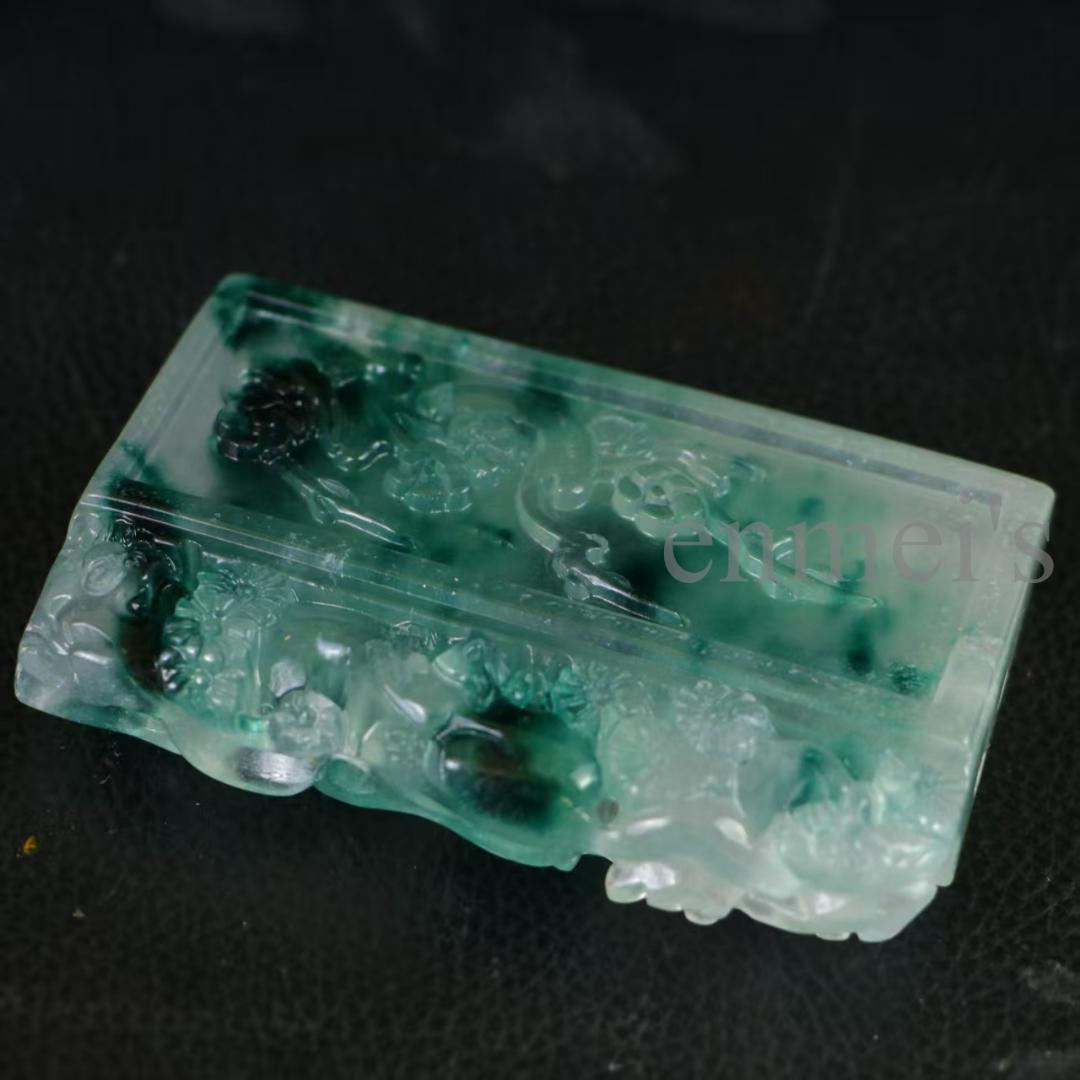 天然高氷種翡翠 山水図彫刻アート 長方形牌 縁起 中国美術品 贈答・収蔵・観賞用