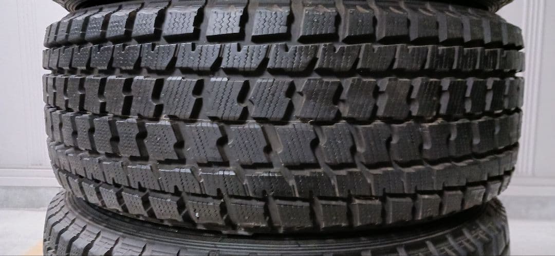 ◆デイトナ16インチホイール◆グッドイヤー製スタッドレス◆235/60R16◆