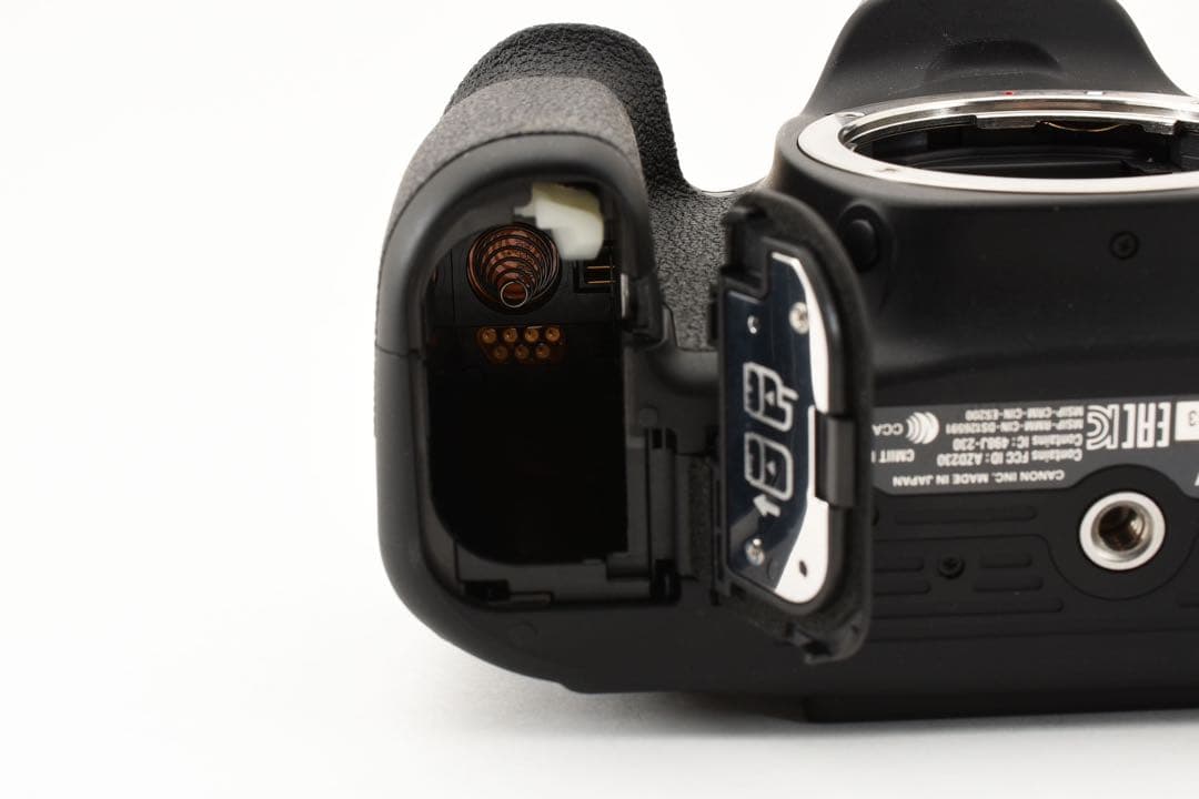 ☆保証付き☆Canon EOS 80D標準&望遠&単焦点トリプルレンズセット