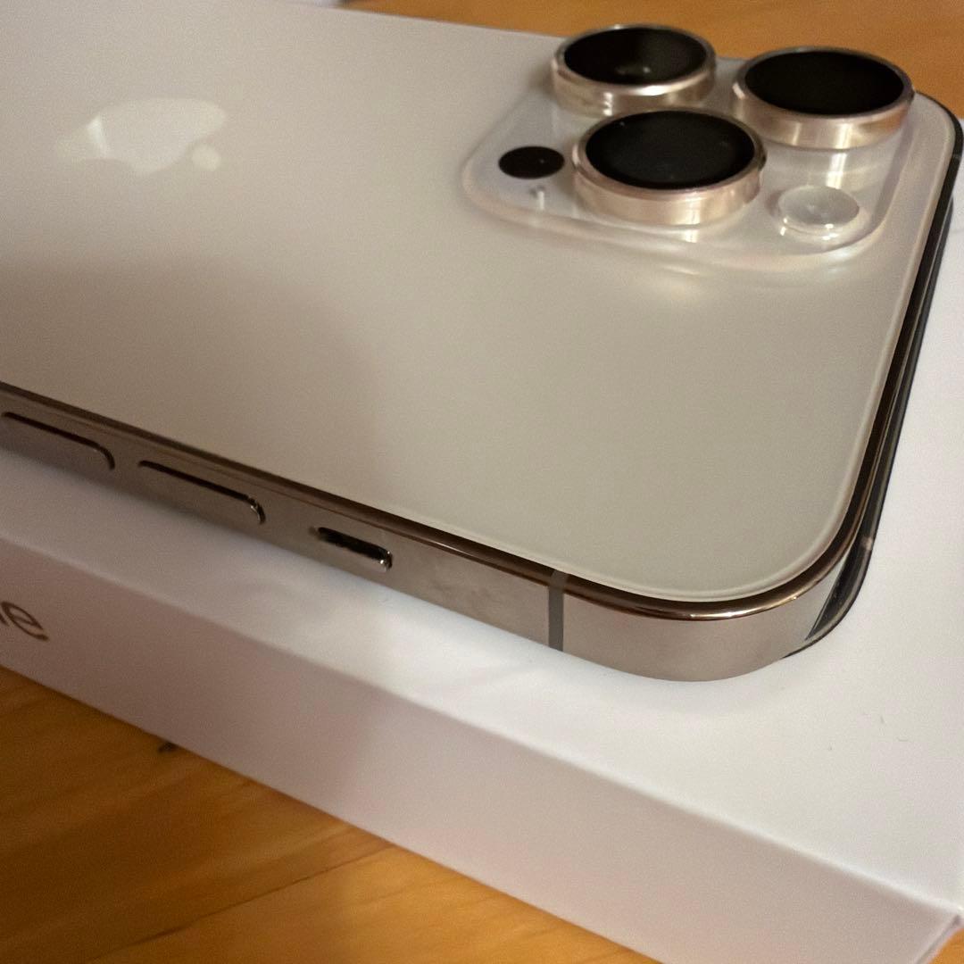 iPhone 14 Pro Max ゴールド シリコンケーブル付き