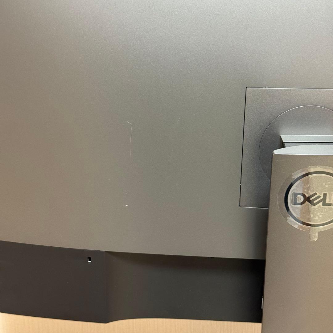 Dell U3219Q 31.5インチ 4K モニター