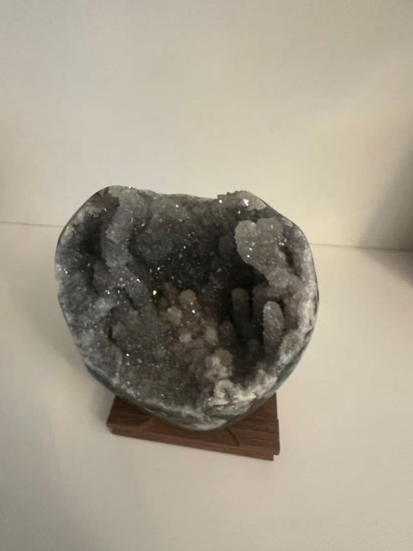 アメジスト結晶の置物 木製スタンド付き