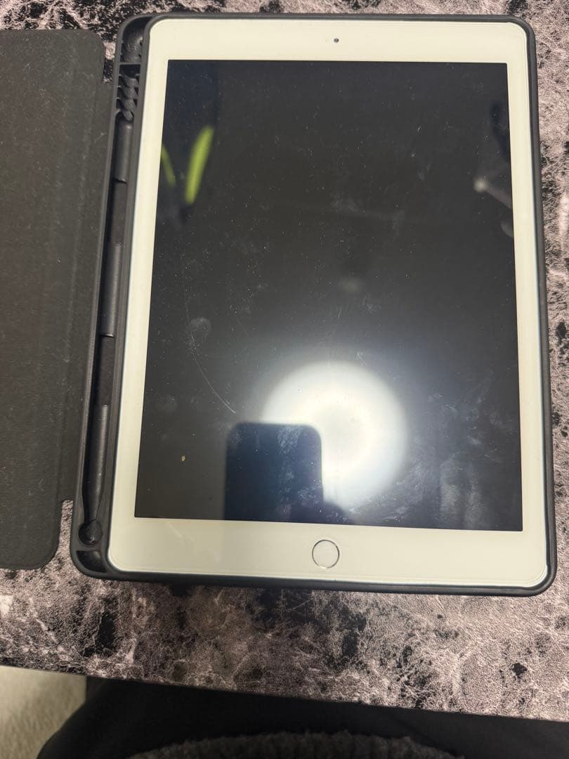 Apple iPad シルバー 本体 元箱付き　第6世代