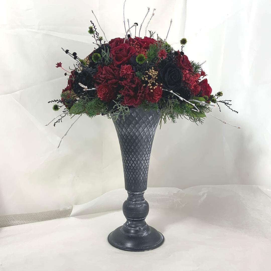 プリザーブトフラワーアレンジメント　ワインレッドの薔薇花と黒い薔薇花の出逢いの時