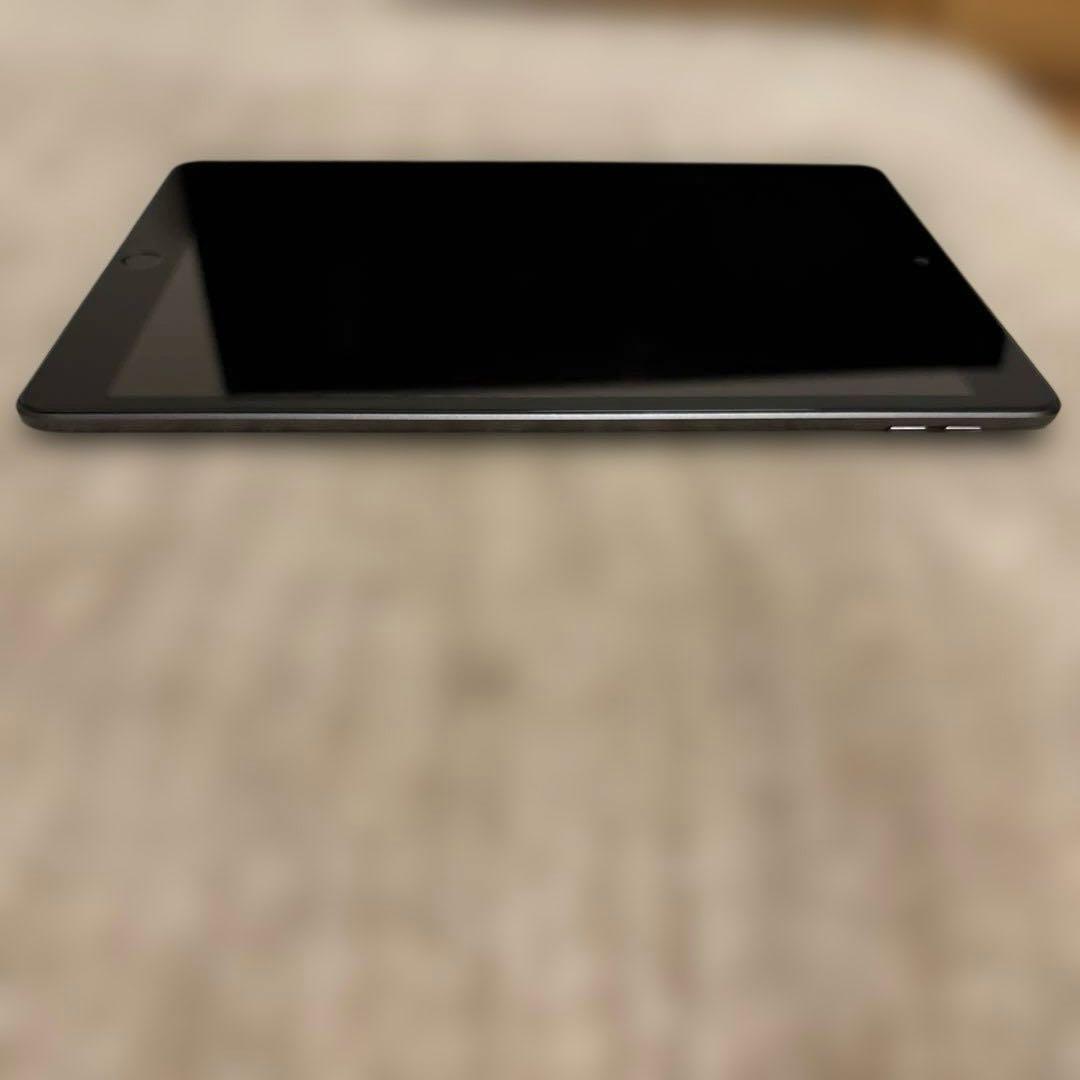 h*m様 【美品】Apple iPad 第7世代スペースグレー 本体